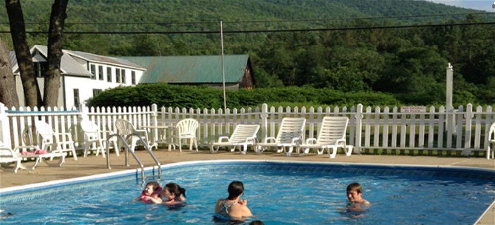 The Villager Motel Бартлет Екстериор снимка