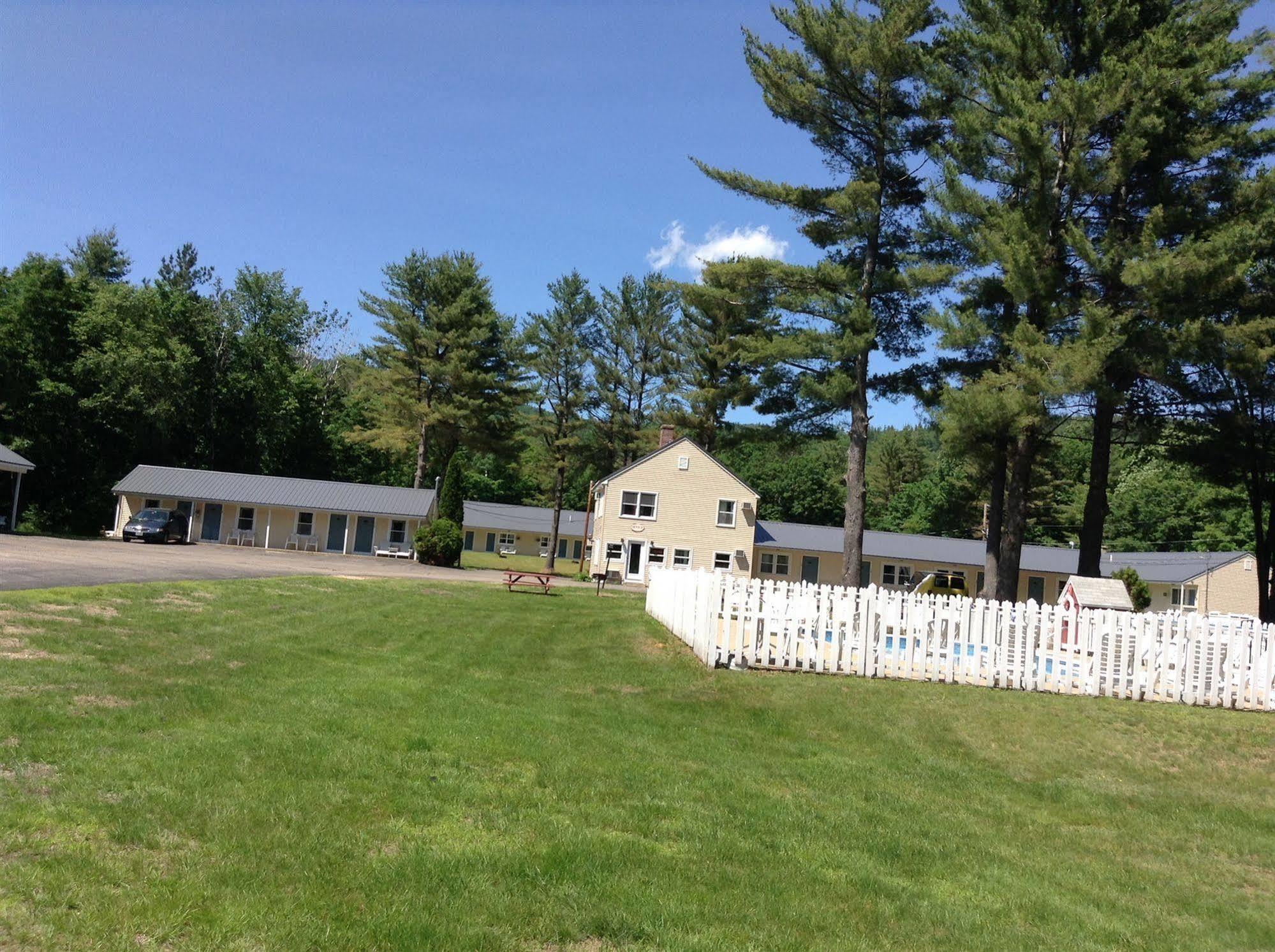 The Villager Motel Бартлет Екстериор снимка